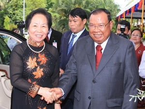 Vicepresidenta vietnamita visita Laos